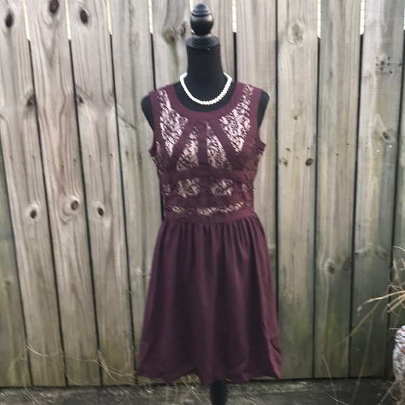 Gianni Bini Dresses & Skirts - Gianni Bin Maroon/Cream Lace Dress - Size 6